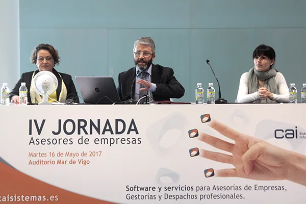 Mesa de ponentes en la IV Jornada de Asesores de Empresas, Auditorio Mar de Vigo