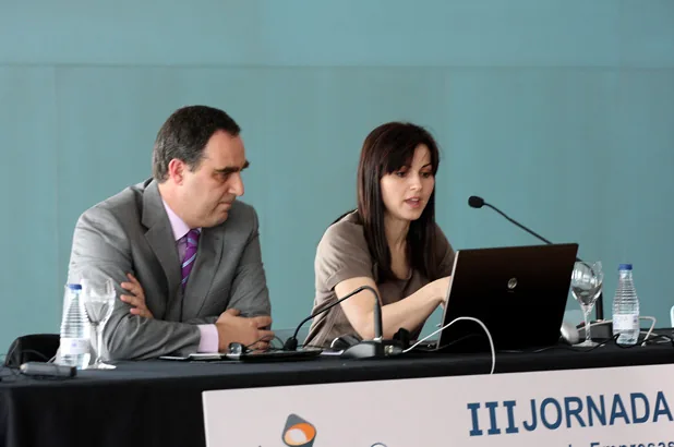 Dos ponentes durante una intervención en la III Jornada de Asesores de Empresas