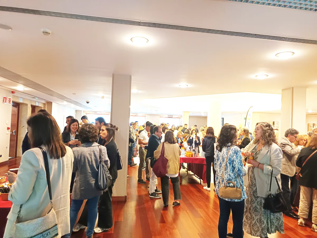Networking entre asesores y el equipo de CAISOFT en el Tech Forum 2025